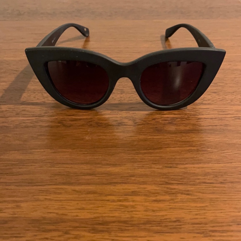 QUAY Matte Black Kitti Cat Eye Sunglasses